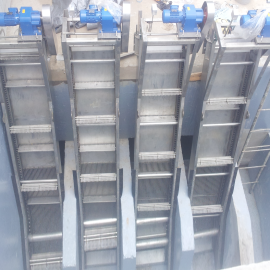 Máy Tách Rác Lược Cào RRS-700