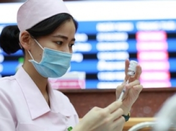 Việt Nam đang bước vào chiến dịch tiêm chủng lớn nhất từ trước tới nay, một số nhóm người vẫn cần đư